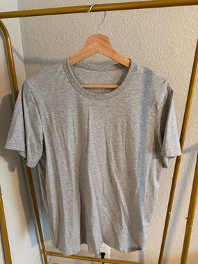 Lululemon Men's Classic Crew Neck T-Shirt - Light Gray